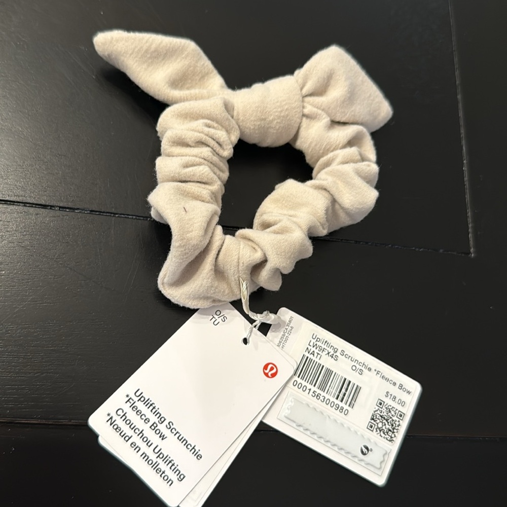 LULULEMON‎ Uplifting Scrunchie Fleece Bow  Natural Ivory 🤍 NWT